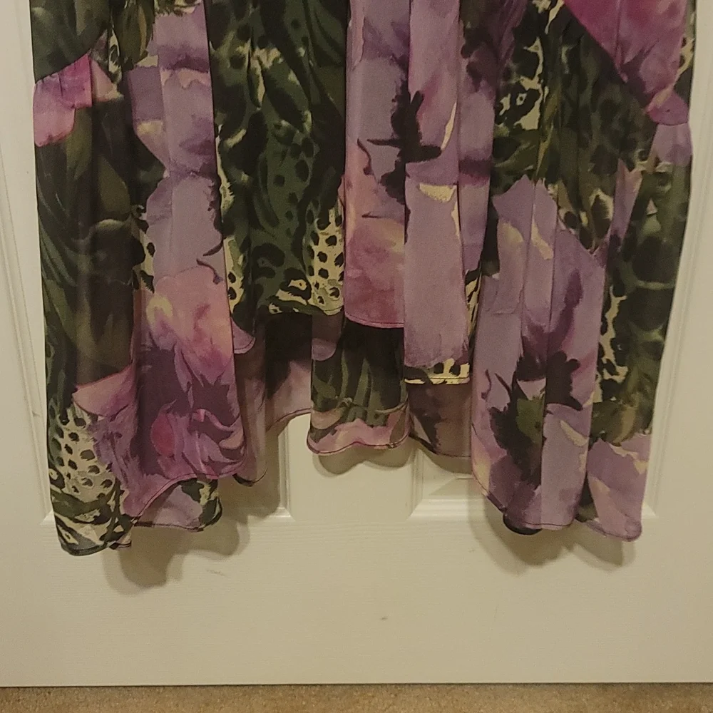 Women's floral dress by Julian Taylor Size 16 - Picture 6 of 6